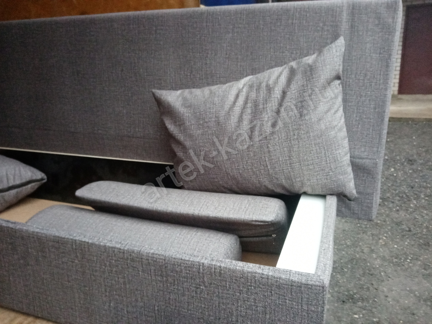 Фото 2. Купить недорогой диван по низкой цене от производителя можно у нас.